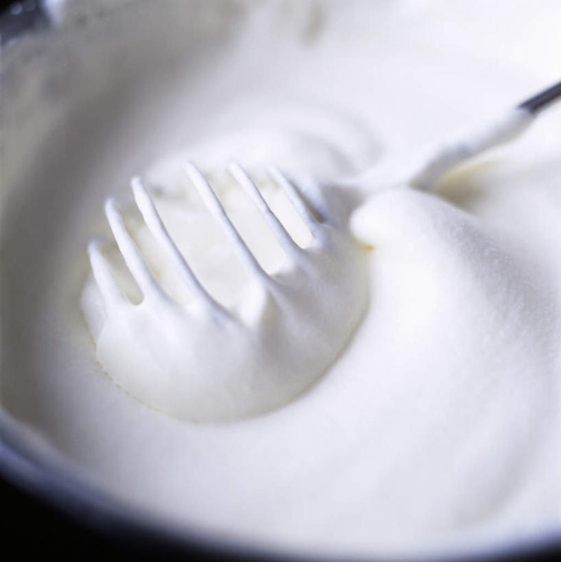 点心,无人,竖图,俯视,室内,特写,白天,静物,厨具,金属制品,一把,许多,朦胧,模糊,金属,食品,甜点,甜品,食物,糕点,白色,打蛋器,甜食,奶油,乳制品,激凌,克林姆,淇淋,彩图,高角度拍摄,调理用具