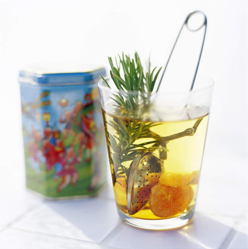 无人,方图,俯视,室内,特写,白天,白色背景,幸福,水,茶,桌面,静物,杯子,金属制品,朦胧,模糊,金属,包装,工具,罐子,液体,水滴,调料,调味,香料,佐料,茶叶,调味品,一杯,调味料,娱乐,玻璃制品,饮料,一个,容器,水杯,享受,休闲,温馨,放松,乐趣,摄影,影棚,单个,易拉罐,迷迭香,配料,提神,舒适,醒脑,滤茶器,海洋之露,作料,玻璃杯,彩图,高角度拍摄,影棚拍摄,拍摄