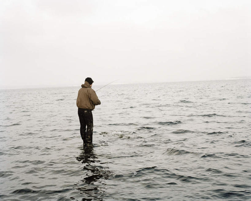 西方人,头发,一个人,站,横图,室外,白天,垂钓,旅游,度假,海浪,海洋,帽子,钓鱼竿,欧洲,欧洲人,仅一个男性,仅一个人,一根,握,阴影,波纹,光线,影子,浪花,云,云朵,拿,云彩,拿着,娱乐,运动帽,仅一个年轻男性,背面,蓝色,黑色,白云,蓝天,水纹,天空,阳光,海水,波浪,天,站着,享受,休闲,鸭舌帽,放松,握着,渔具,海景,一顶,男人,男性,年轻男性,白种人,钓竿,鱼竿,大海,风浪,海,海水的波动,近岸浪,涌浪,站立,彩图,全身,钓鱼,垂纶