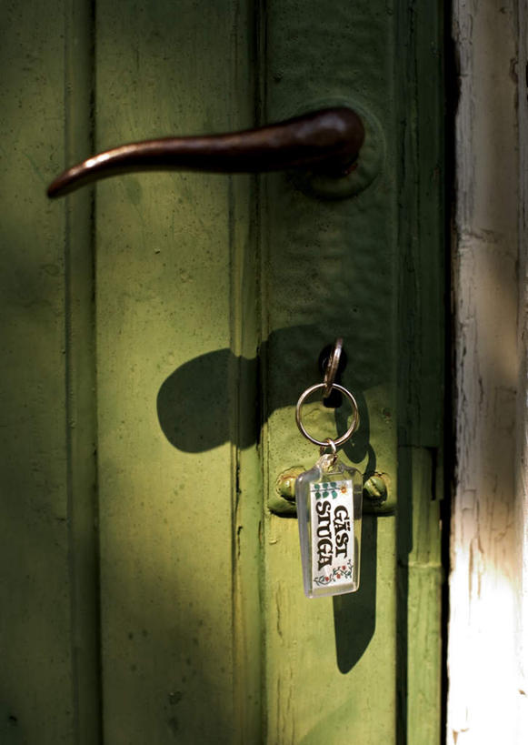 无人,竖图,室外,白天,正面,安全,门,静物,阴影,光线,影子,防护,钥匙,钥匙圈,一个,阳光,把手,门把手,门框,单个,保护,门把,开启,封闭,保险,私密,钥匙扣,保全,周全,安稳,安定,防盗,平安,拉手,彩图