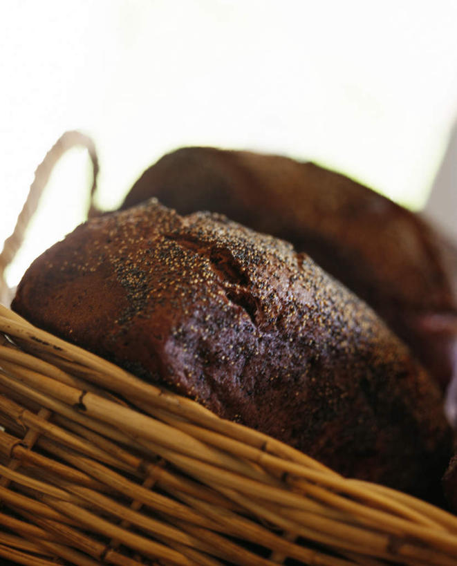 点心,面包,无人,竖图,室内,特写,白天,白色背景,正面,两块,竹制,篮子,食品,面点,咖啡色,食物,糕点,一个,摄影,影棚,单个,竹制品,彩图,影棚拍摄,拍摄