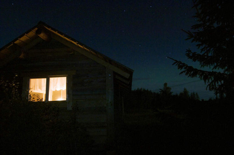 无人,横图,室外,白天,夜晚,正面,星空,植物,夜景,阴影,光线,木制,影子,房屋,屋子,云,云朵,公寓,灯光,云彩,楼房,住宅,树,树木,蓝色,绿色,白云,蓝天,天空,自然,木制品,天,生长,晴朗,成长,晴空,星夜,夜空,彩图,房子