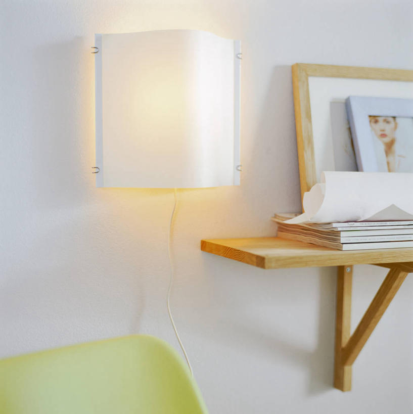 无人,竖图,照片,室内,特写,白天,正面,静物,照明,阴影,光线,壁灯,影子,灯光,置物架,架子,灯,灯具,摄影,照亮,照明设备,陈列架,搁架,相片,彩图,拍摄,照相