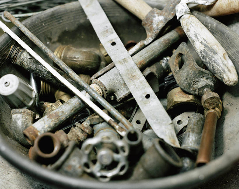 无人,横图,俯视,室内,特写,白天,静物,一堆,许多,阴影,堆叠,堆积,生锈,反射,工具,影子,垃圾,堆,扳手,腐蚀,侵蚀,扳头,腐化,锈迹斑斑,彩图,高角度拍摄