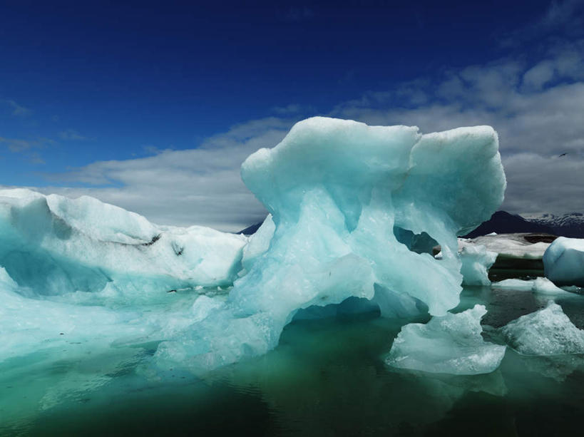 无人,横图,室外,白天,正面,旅游,度假,冰山,海浪,海洋,美景,山,欧洲,冰岛,景观,浪花,山峰,云,云朵,山峦,云彩,娱乐,蓝色,白云,蓝天,天空,自然,海水,天,享受,休闲,景色,放松,晴朗,自然风光,北欧,海景,冰岛共和国,瓦特纳冰原,大海,风浪,海,海水的波动,近岸浪,涌浪,晴空,彩图