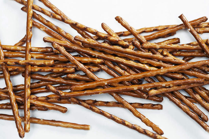 点心,无人,横图,俯视,室内,特写,白天,白色背景,一堆,许多,堆叠,堆积,散落,食品,糖,糖果,甜点,甜品,食物,饼干,甜食,零食,巧克力,摄影,影棚,朱古力,堆,彩图,高角度拍摄,影棚拍摄,拍摄,棍棒