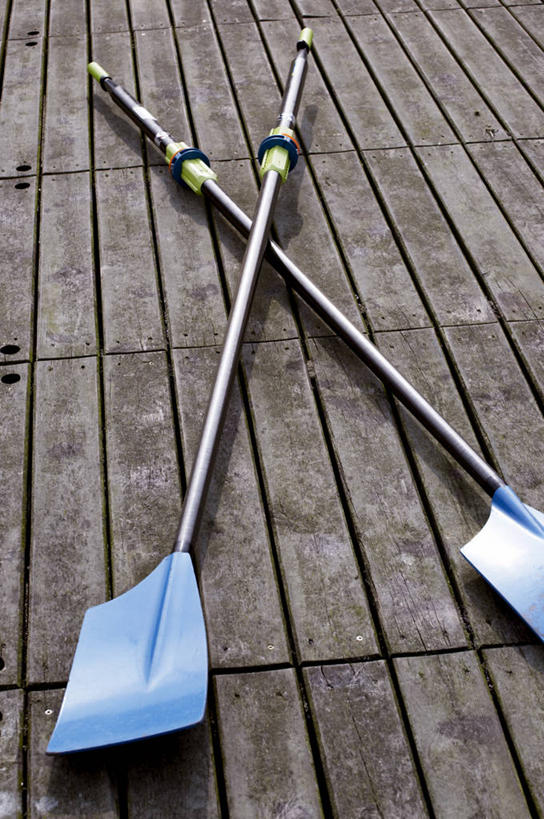 无人,码头,竖图,俯视,室外,特写,白天,地板,静物,阴影,光线,船桨,木板,影子,桥,地面,木桥,木地板,栈桥,阳光,人行桥,木板桥,桨,彩图,高角度拍摄,摆渡口,渡口,渡头