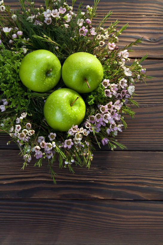 无人,竖图,俯视,室内,背景,水,桌子,苹果,静物,水果,中国,丰富,篮子,木材,木纹,食品,饮品,筐,花,食物,饮料,三个,绿色,容器,概念,摄影,多样,简单,可口,东亚,健康食物,适口,彩图,高角度拍摄