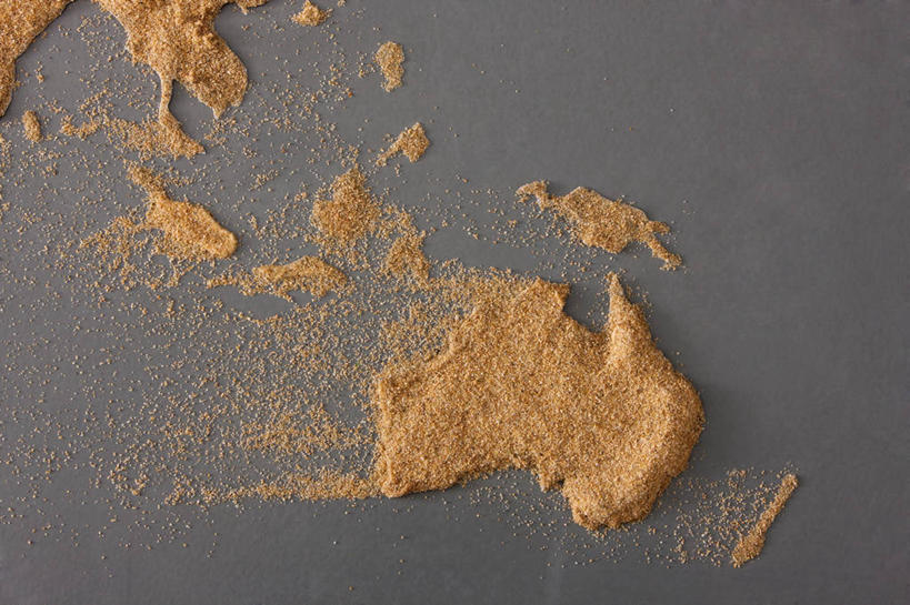 无人,横图,俯视,特写,留白,沙漠,风,静物,地图,澳大利亚,灰色背景,环保,沙子,世界地图,自然灾害,自然,概念,摄影,能源,回收,资源,创造力,干旱,大洋洲,干的,利用,低碳,循环,环境保护,沙画,持续,想法,自然地理,彩图,高角度拍摄,影棚拍摄,地图学,测绘学