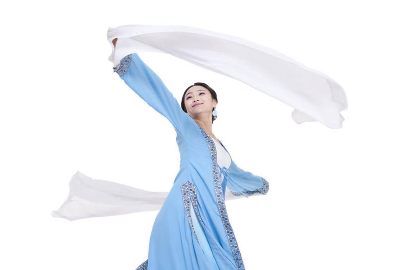 东方人,成年人,一个人,举,微笑,横图,留白,白色背景,侧面,民族服装,快乐,自由,幸福,热情,北京,中国,亚洲,仅一个年轻女性,仅一个女性,仅一个人,表演,摇摆,服装,艺术,缎带,古典,旋转,文化,表演者,传统,扮演,衣服,发饰,手势,托,活力,乐趣,美女,平衡,摄影,服饰,影棚,仙女,古装,演出,袖子,高雅,优美,享乐,娱乐活动,发髻,中国文化,摄影棚,肖像,古典风格,演出服,东亚,东亚文化,韵味,扭动,技能,年轻女性,女人,女性,亚洲人,中国人,年轻人,舞者,举起,举手,举着,向上举,向上伸,向上托,半身,彩图,影棚拍摄,传统服装,民俗服,装扮,欢乐,拍摄,舞蹈,魅力,打手势,传统文化,美人,水袖