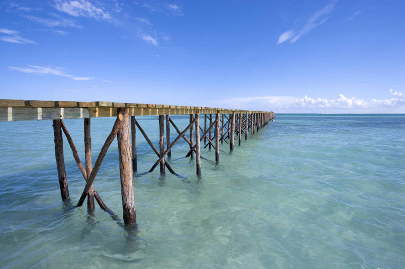 无人,码头,横图,室外,白天,时尚,海洋,水,加勒比海,透明,液体,地平线,桥,调料,盐,调味品,图像,调味料,干净,食盐,风景,天空,t台,大西洋,摄影,盐水,时装表演,时装秀,t型台,走秀,彩图,旅行,巴哈马群岛