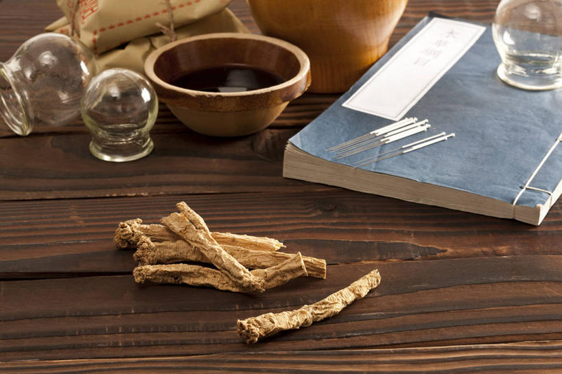 无人,医生,横图,化妆,美容,静物,北京,中国,亚洲,护肤,药,准备,材料,瓷器,文字,草药,药草,古典,针,书桌,传统,容器,药水,医疗用品,医护人员,医疗人员,保养,享受,休闲,健康,汉字,放松,保健,摄影,药房,有机食品,多样,知识,草本,中国文化,医疗器械,针灸,研磨器,干的,营养品,中医,东亚,养颜,针灸针,技能,针灸师,拔罐,党参,大夫,书,彩图,SPA美容,处方,传统文化,汉医,成分