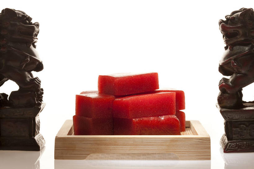 点心,无人,横图,留白,白色背景,早餐,狮子,静物,雕塑,北京,中国,亚洲,堆叠,面粉,美味,食品,饮品,餐盘,小吃,饮食,装饰品,食物,饮料,红色,甜食,诱惑,摄影,有机食品,创造力,高雅,风格,简单,膳食,可口,中国文化,山楂糕,东亚,东亚文化,健康食物,式样,适口,想法,彩图,传统文化