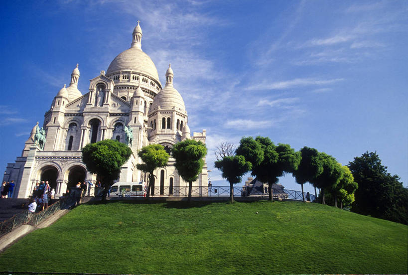 无人,教堂,横图,室外,白天,建筑,法国,巴黎,欧洲,节日,首都,图像,文化,树,蓝色,风景,天空,地标建筑,祈祷,健康,许愿,摄影,宗教,信仰,纪念,祈求,基督教,都市风光,天主教,法兰西岛大区,蒙马特区,平安,彩图,旅行,大教堂