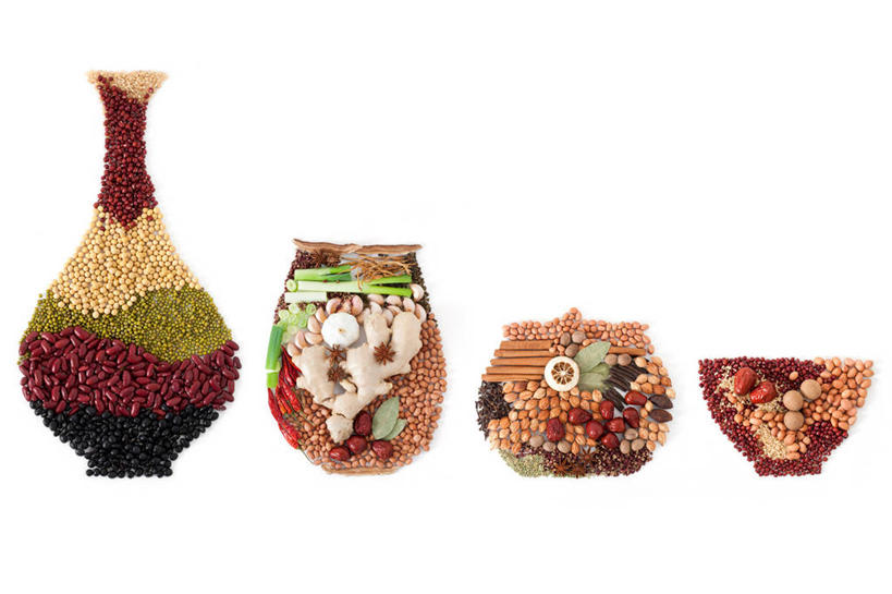 无人,横图,俯视,留白,白色背景,灵芝,萱草,大豆,花生,静物,中国,亚洲,一排,许多,准备,丰富,整齐,材料,瓷器,炖锅,葱,调料,黑豆,香料,食品,草药,药草,肉桂,调味品,很多,饮食,排列,碗,茴香,桂圆,摄影,影棚,多样,枸杞,肉豆蔻,创造力,草本,队列,摄影棚,绿豆,大红豆,东亚,赤豆,月桂叶,香叶,粳米,荜拨,天竺桂,香桂叶,桂叶,丁香,月桂,生姜,胡椒,红辣椒,大蒜,彩图,高角度拍摄,影棚拍摄,拍摄,陈皮,砂仁,成分