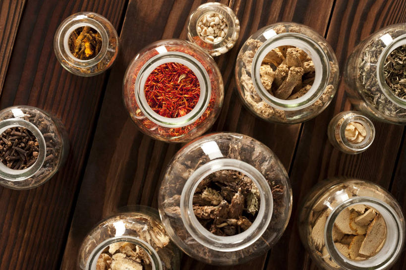 无人,医生,横图,俯视,化妆,美容,当归,静物,北京,中国,亚洲,许多,护肤,药,准备,堆叠,丰富,材料,瓷器,草药,药草,很多,芭蕉,书桌,传统,红花,医护人员,医疗人员,保养,享受,休闲,健康,放松,保健,摄影,有机食品,多样,堆,草本,中国文化,选择,干的,营养品,薏米,中医,东亚,广口瓶,养颜,夏枯草,技能,黄连,党参,丁香,大夫,彩图,高角度拍摄,SPA美容,木通,传统文化,汉医,成分