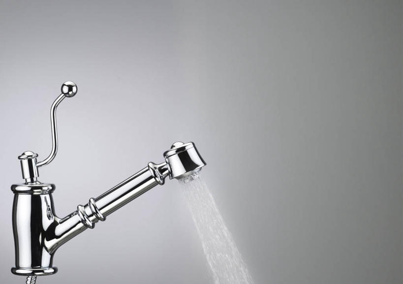 无人,跑,横图,室内,水,静物,金属制品,灰色背景,光线,金属,材料,水龙头,光芒,图像,自来水,摄影,流动,活动,动作,卫生,厨房器具,铬合金,彩图