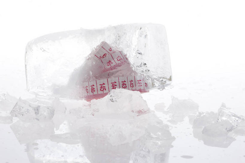 无人,横图,白色背景,静物,北京,中国,亚洲,冰,冰块,卷尺,概念,健康,摄影,测量工具,控制,创造力,酷,瘦身,东亚,彩图,全画面,全框架,全帧,影棚拍摄,全画幅