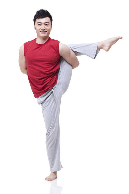 东方人,成年人,一个人,笑,微笑,露齿笑,竖图,留白,白色背景,正面,信心,北京,中国,亚洲,仅一个男性,仅一个人,伸展,训练,休闲装,仅一个年轻男性,教练,职业,健康,活力,力量,平衡,瑜珈,摄影,影棚,协调,动作,敏捷,摄影棚,努力,弹性,东亚,技能,男人,男性,年轻男性,亚洲人,中国人,年轻人,彩图,影棚拍摄,拍摄,教练员,教练者