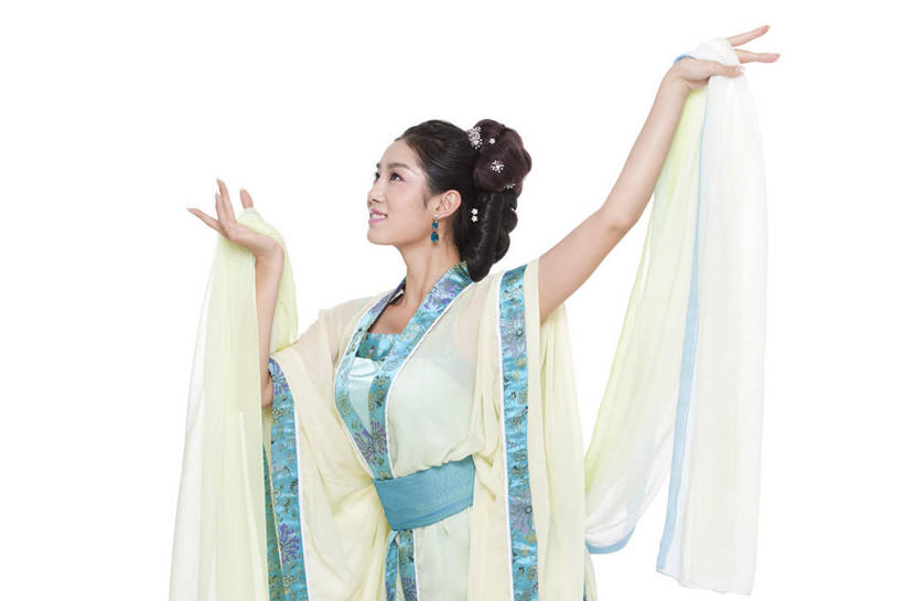 东方人,成年人,一个人,举,笑,微笑,露齿笑,横图,留白,白色背景,侧面,民族服装,快乐,幸福,北京,中国,亚洲,仅一个年轻女性,仅一个女性,仅一个人,表演,服装,艺术,古典,文化,传统,扮演,衣服,发饰,托,飞天,活力,美女,摄影,服饰,影棚,生活方式,兰花指,仙女,古装,演出,高雅,优美,娱乐活动,发髻,中国文化,摄影棚,古典风格,演出服,东亚,东亚文化,韵味,技能,年轻女性,女人,女性,亚洲人,中国人,年轻人,舞者,举起,举手,举着,向上举,向上伸,向上托,半身,彩图,影棚拍摄,传统服装,民俗服,装扮,欢乐,拍摄,舞蹈,魅力,传统文化,美人,摆拍