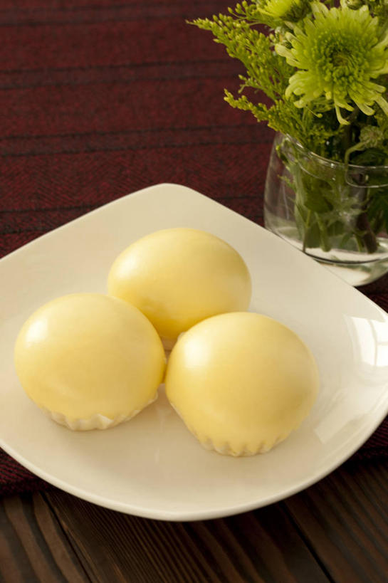 点心,无人,竖图,特写,桌子,静物,餐具,中国,亚洲,装饰,美味,食品,小吃,饮食,绿色,盘子,甜食,诱惑,摄影,膳食,东亚,蒸菜,彩图,影棚拍摄,流沙包