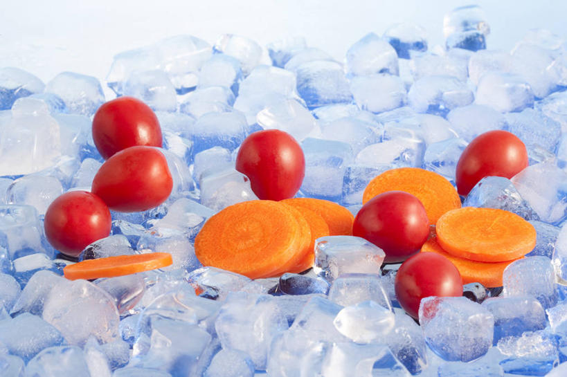 无人,横图,彩色,特写,留白,胡萝卜,蔬菜,静物,水果,中国,亚洲,冰块,食品,饮食,果肉,素食,冷,摄影,有机食品,生活方式,五颜六色,色彩斑斓,维生素,简单,清新,五彩缤纷,东亚,健康食物,纯净,五彩斑斓,五光十色,樱桃番茄,彩图,影棚拍摄,人造冰