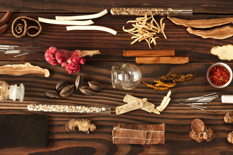 无人,医生,横图,俯视,化妆,美容,植物,灵芝,静物,北京,中国,亚洲,护肤,药,准备,丰富,木制,材料,瓷器,试管,草药,药草,肉桂,针,传统,中药,医疗用品,红花,医护人员,医疗人员,保养,享受,休闲,健康,放松,保健,摄影,药房,有机食品,多样,鸡冠花,甘草,研磨,准确,草本,中国文化,医疗器械,针灸,药材,中草药,选择,干的,营养品,薏米,中医,东亚,养颜,中药材,本草,密花豆,针灸针,技能,针灸师,拔罐,黄连,大夫,彩图,高角度拍摄,影棚拍摄,白花油麻藤,鸡血藤,亮叶岩豆藤,山鸡血藤,香花岩豆藤,血藤,杜仲,SPA美容,木通,传统文化,汉医,太子参,厚朴,皂角,成分,草果,鳖甲