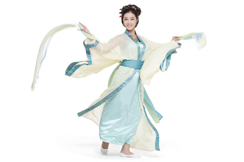 东方人,成年人,一个人,笑,微笑,露齿笑,横图,留白,白色背景,正面,民族服装,快乐,幸福,北京,中国,亚洲,仅一个年轻女性,仅一个女性,仅一个人,表演,摇摆,服装,艺术,古典,旋转,文化,传统,扮演,衣服,发饰,活力,美女,摄影,服饰,影棚,生活方式,仙女,古装,演出,高雅,优美,娱乐活动,发髻,中国文化,摄影棚,古典风格,演出服,东亚,东亚文化,韵味,扭动,技能,年轻女性,女人,女性,亚洲人,中国人,年轻人,舞者,彩图,影棚拍摄,传统服装,民俗服,装扮,欢乐,拍摄,舞蹈,魅力,传统文化,美人