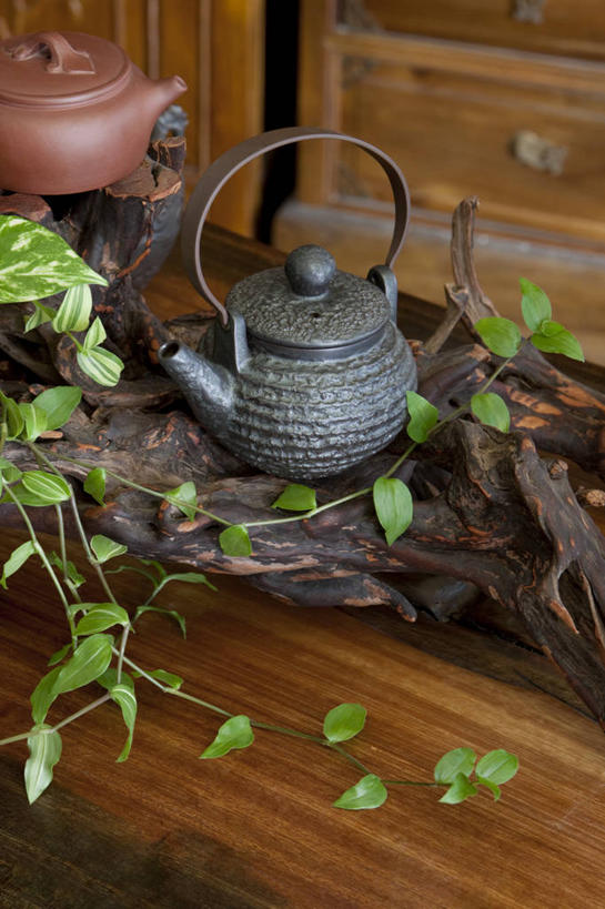 无人,竖图,室内,特写,下午茶,桌子,静物,叶子,北京,中国,亚洲,装饰,壶,陶瓷制品,古典,传统,茶壶,容器,工艺品,茶馆,陶器,摄影,根雕,紫砂壶,中国茶,简单,中国文化,古典风格,东亚,东亚文化,彩图,传统文化,茶叶盒