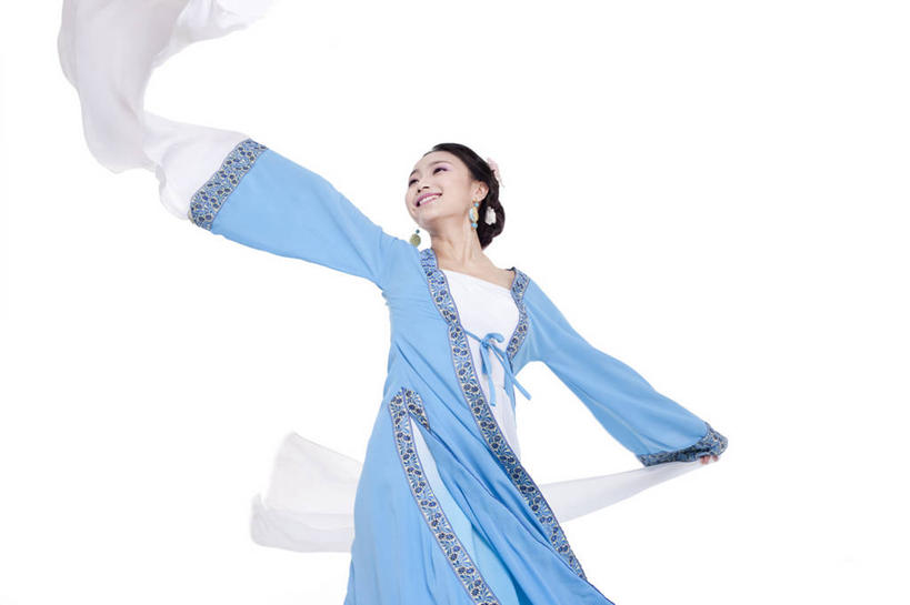 东方人,成年人,一个人,举,笑,微笑,露齿笑,横图,留白,白色背景,正面,民族服装,快乐,自由,幸福,热情,北京,中国,亚洲,仅一个年轻女性,仅一个女性,仅一个人,表演,摇摆,服装,艺术,缎带,古典,旋转,文化,表演者,传统,扮演,衣服,发饰,手势,托,活力,乐趣,美女,平衡,摄影,服饰,影棚,仙女,古装,演出,袖子,高雅,优美,享乐,娱乐活动,发髻,中国文化,摄影棚,肖像,古典风格,演出服,东亚,东亚文化,韵味,扭动,技能,年轻女性,女人,女性,亚洲人,中国人,年轻人,舞者,举起,举手,举着,向上举,向上伸,向上托,半身,彩图,影棚拍摄,传统服装,民俗服,装扮,欢乐,拍摄,舞蹈,魅力,打手势,传统文化,美人,水袖