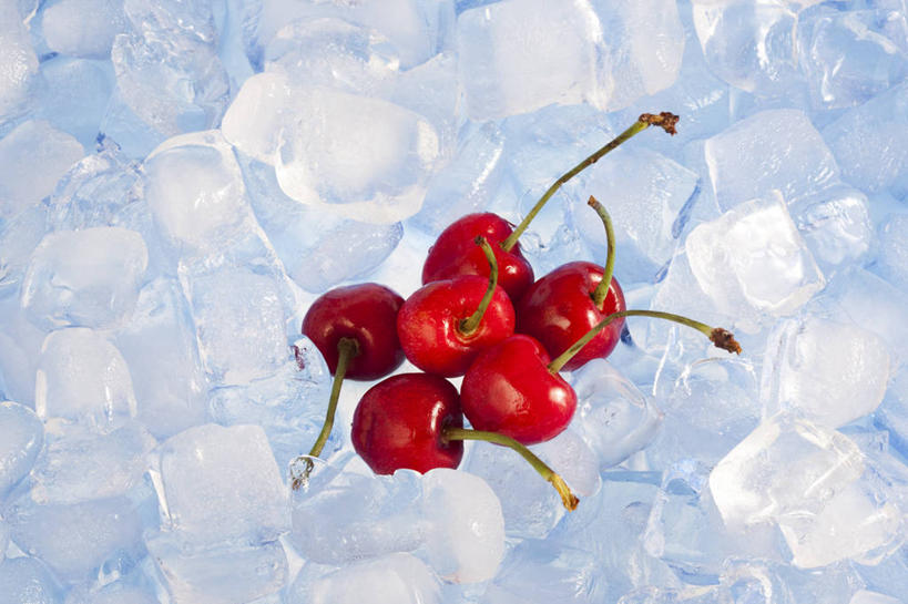 无人,横图,彩色,特写,留白,樱桃,静物,水果,中国,亚洲,冰块,食品,饮食,红色,素食,冷,摄影,有机食品,生活方式,五颜六色,色彩斑斓,维生素,简单,清新,横截面,五彩缤纷,东亚,健康食物,纯净,五彩斑斓,五光十色,彩图,影棚拍摄,膳食纤维