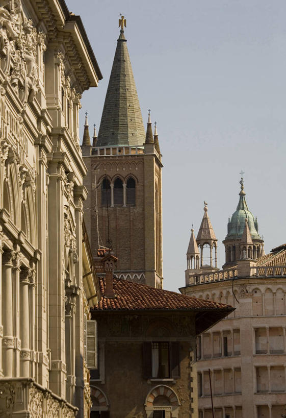 无人,教堂,竖图,室外,白天,度假,建筑,意大利,欧洲,城镇,钟楼,塔,古典,图像,地标建筑,摄影,宗教,风格,基督教,都市风光,帕尔马大教堂,彩图,旅行,大教堂