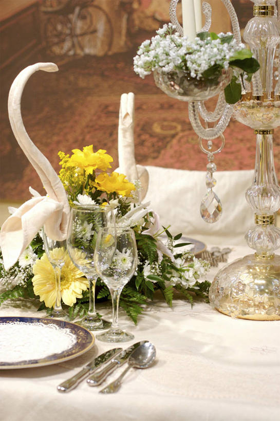 无人,竖图,室内,特写,白天,婚礼,家具,桌子,静物,庆祝,食品,饮品,图像,饮食,花,食物,饮料,盘子,摄影,可口,事件,华贵,典礼,适口,彩图,时空