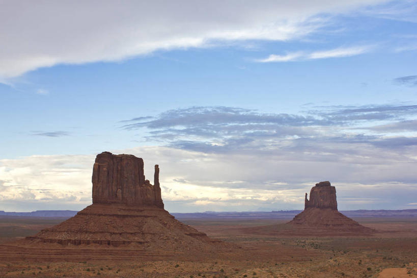 无人,横图,室外,白天,旅游,度假,美景,沙漠,美国,地形,景观,云,宏伟,娱乐,蓝色,风景,天空,自然,地标建筑,享受,休闲,景色,放松,摄影,宁静,亚利桑那,北美,北美洲,岩层,自然风光,美洲,自然现象,野地,亚利桑那州,地貌,纪念碑山谷,纪念碑谷,纪念碑山谷公园,纪念谷,大峡谷之州,北亚美利加洲,亚美利加洲,纪念碑谷纳瓦霍部落公园,自然地理,岩石,彩图,旅行,美利坚合众国,纳瓦霍族