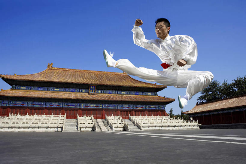 一个人,故宫,跳,横图,正面,仰视,制服,锻炼,快乐,热情,比赛,运动,信心,竞争,武术,北京,中国,亚洲,踢,丝绸,娱乐,飞,传统,夏天,看,休闲,奥林匹克,奥运,活力,力量,摄影,动作,专心,敏捷,体育运动,中国文化,挑战,弹性,技能,能力,体育,年轻男性,中国人,年轻人,彩图,低角度拍摄,传统服装,健身,奥运会,奥林匹克运动,精力,韧性,摆拍