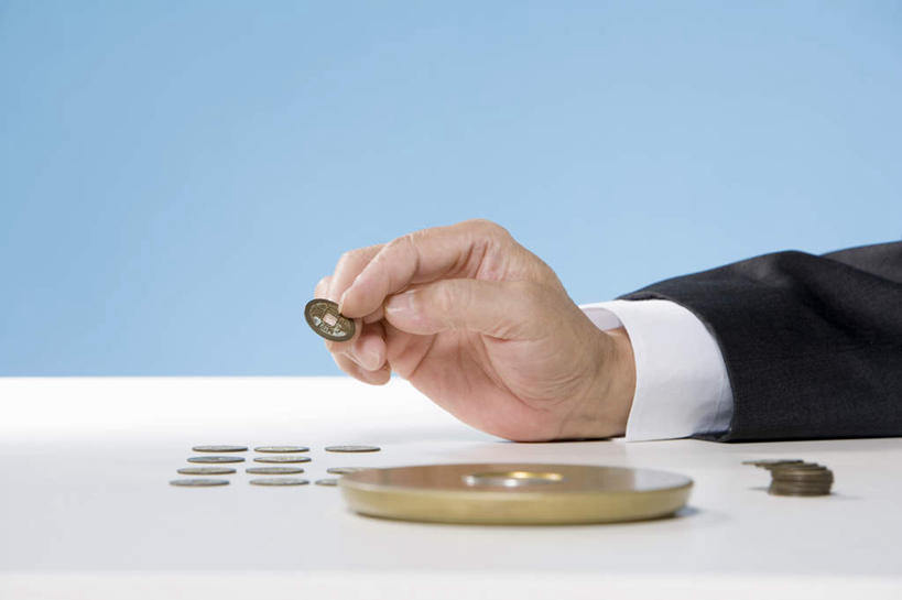 老年人,一个人,商务人士,坐,横图,室内,正面,仰视,商务,成功,北京,中国,亚洲,手势,财富,摄影,罗盘,中国文化,老年男性,男人,男性,中国人,半身,彩图,低角度拍摄,影棚拍摄,打手势