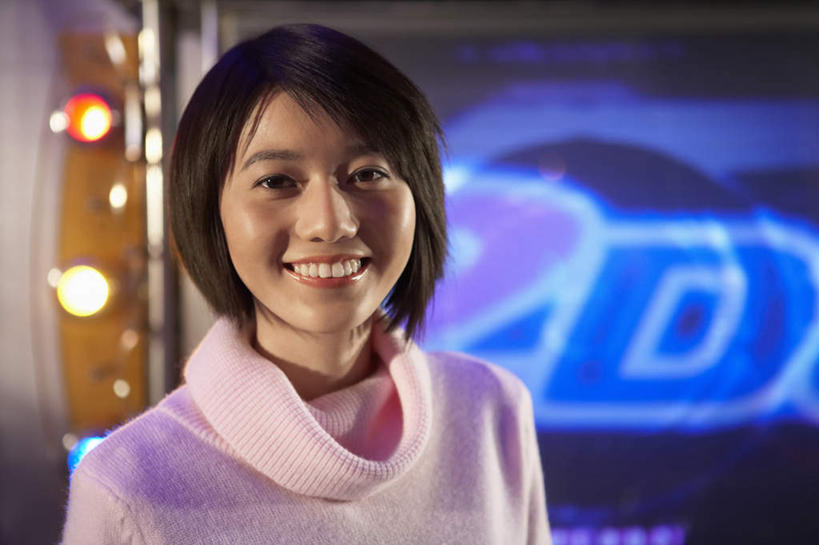 东方人,少年,成年人,脸,头,脸颊,一个人,微笑,横图,竖图,室内,正面,毛衣,度假,夜生活,游戏,快乐,中国,亚洲,仅一个年轻女性,仅一个女性,仅一个人,休闲装,肩膀,休闲,放松,活力,照亮,荧光,享乐,游戏厅,东亚,北京市,快活,欢愉,康乐,年轻女性,女人,女性,亚洲人,中国人,年轻人,头部,脸部,脸蛋,面部,休闲活动,彩图,高兴,电子游戏机