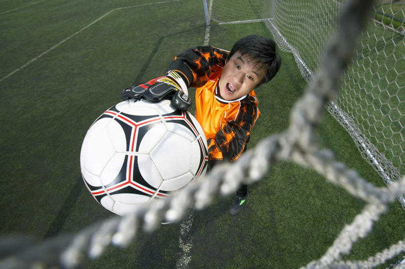 东方人,一个人,足球场,跳,横图,俯视,室外,白天,正面,运动服,制服,锻炼,游戏,快乐,成功,比赛,运动,合作,团队,信心,竞争,橄榄球,足球,日光,亚洲,仅一个男性,仅一个人,守门员,条纹,服装,瓷器,网,田地,速度,娱乐,运动器械,队伍,仅一个年轻男性,衣服,张嘴,休闲,概念,球体,健身器械,力量,平衡,服饰,块状,保护,协调,接,敏捷,体育运动,衣着,成就,穿着,决心,健身器材,防守,灵敏,田径运动,合伙,张大嘴巴,渴望,东亚,队员,柔韧,万里无云,北京市,美式橄榄球,耐力,衣饰,技能,人造草皮,体育,美式足球,男人,男性,年轻男性,亚洲人,中国人,年轻人,张开嘴,半身,彩图,高角度拍摄,健身,运动器材,运动装,截取