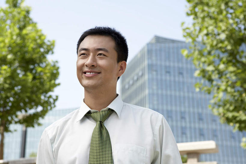 脸,头,脸颊,一个人,站,微笑,横图,留白,正面,仰视,信心,城市,摩天大楼,北京,中国,亚洲,小贩,塔,领带,干净,现代,肩膀,自然,夏天,看,活力,想,凝视,摄影,生长,专心,经理,年轻男性,中国人,年轻人,头部,脸部,脸蛋,面部,彩图,低角度拍摄,办公室职员