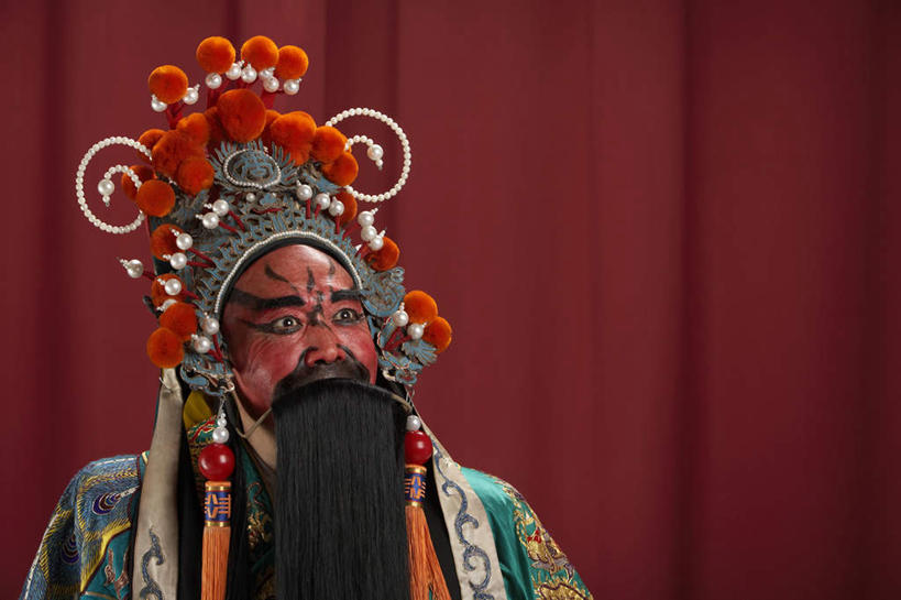 东方人,中年人,老年人,脸,头,脸颊,胡须,秃头,一个人,演员,微笑,横图,特写,留白,北京,中国,仅一个男性,仅一个人,仅一个中年男性,表演,长袍,表演者,肩膀,扮演,红色,彩妆,绳子,摄影,部分,演出,武士,中国文化,肖像,京剧,东亚,将军,机敏,英雄,老年男性,男人,男性,中年男性,中国人,头部,光头,胡子,络腮胡,无发,脸部,脸蛋,面部,仰头,彩图,全画面,全框架,全帧,影棚拍摄,传统服装,官吏,全画幅,传统文化