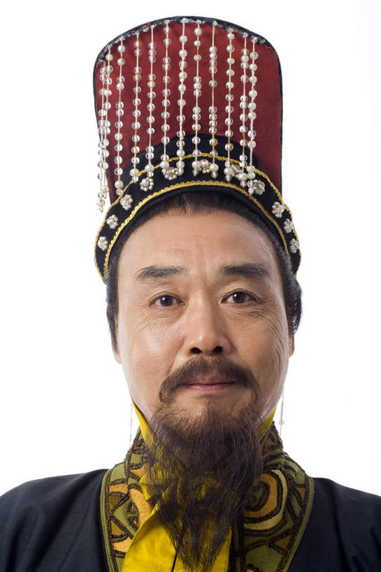 东方人,中年人,老年人,脸,头,脸颊,皱纹,胡须,一个人,演员,站,竖图,白色背景,正面,民族服装,仅一个男性,仅一个人,仅一个中年男性,表演,服装,古典,文化,传统,肩膀,衣服,摄影,服饰,皇帝,古装,中国文化,肖像,秦朝,韵味,老年男性,男人,男性,中年男性,中国人,头部,胡子,络腮胡,脸部,脸蛋,面部,彩图,影棚拍摄,传统服装,民俗服,传统文化