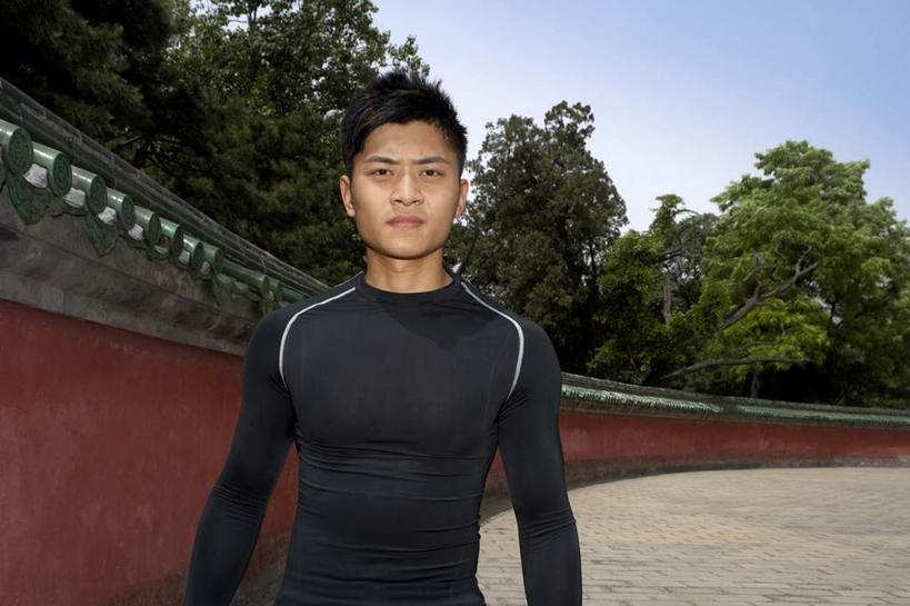 头发,一个人,站,横图,室外,白天,锻炼,运动,仅一个男性,仅一个人,墙,树,仅一个年轻男性,黑色,摄影,环境,决心,男人,男性,年轻男性,中国人,年轻人,休闲活动,半身,彩图