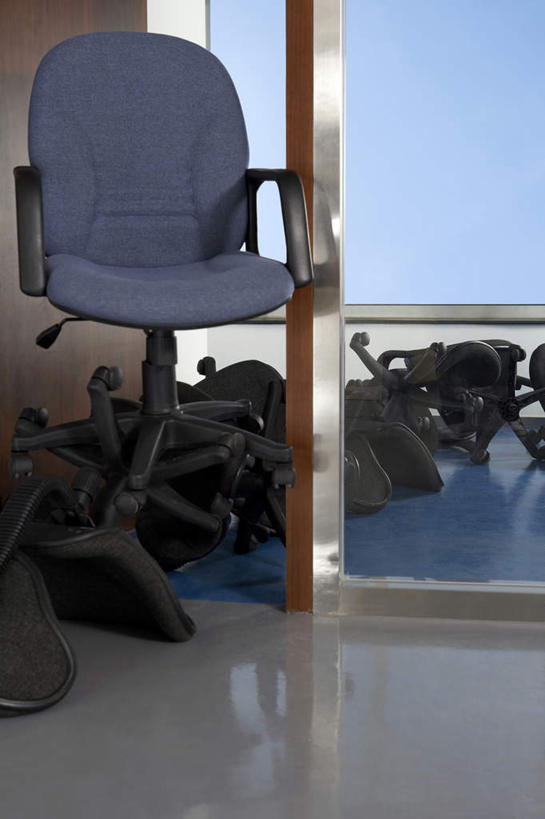 无人,办公室,竖图,室内,白天,正面,商务,竞争,家具,办公用品,装饰物,摄影,办公椅,毁灭,彩图,混沌