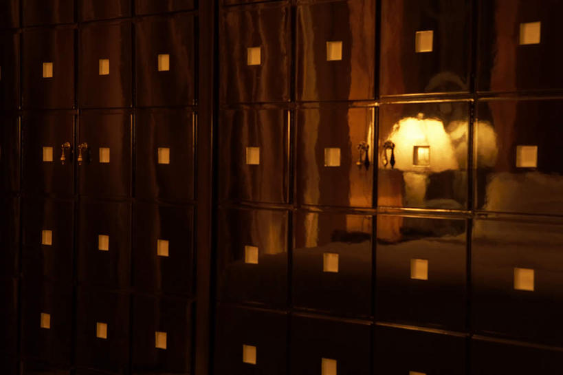 无人,横图,室内,留白,绘画,床,柜子,家具,门,卧室,酒店,艺术,反射,光,门口,壁橱,古典,文化,现代,灯,工艺品,品味,摄影,美术,高雅,华贵,美学,木版画,版画,彩图,当代