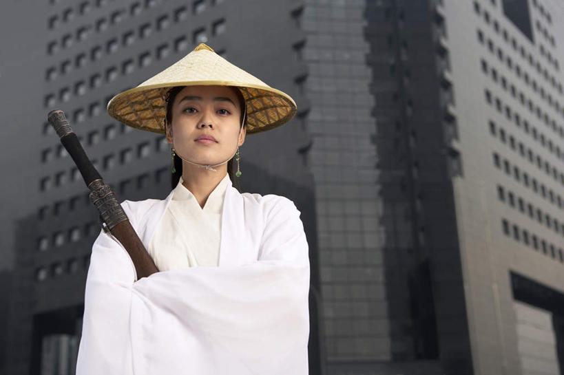 东方人,成年人,一个人,站,横图,室外,正面,信心,武术,建筑,中国,仅一个女性,草帽,现代,传统,古代,武器,办公大楼,力量,摄影,敬礼,剑,武士,中国文化,东亚,忠诚,英雄,古代文明,能力,年轻女性,女性,亚洲人,中国人,年轻人,半身,彩图,传统服装,传统文化,韧性