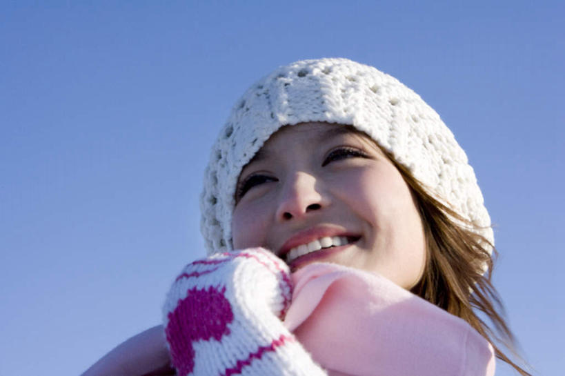 东方人,脸,头,脸颊,一个人,站,微笑,横图,室外,特写,白天,正面,快乐,幸福,纯洁,帽子,中国,亚洲,仅一个年轻女性,仅一个女性,仅一个人,冬天,休闲装,肩膀,衣服,天空,围巾,休闲,放松,可爱,乐趣,冷,童年,童趣,摄影,生活方式,享乐,童真,东亚,烂漫,无邪,连指手套,万里无云,编织帽,河北省,无忧无虑,天真,年轻女性,女人,女性,亚洲人,中国人,年轻人,头部,脸部,脸蛋,面部,休闲活动,仰头,彩图,领饰