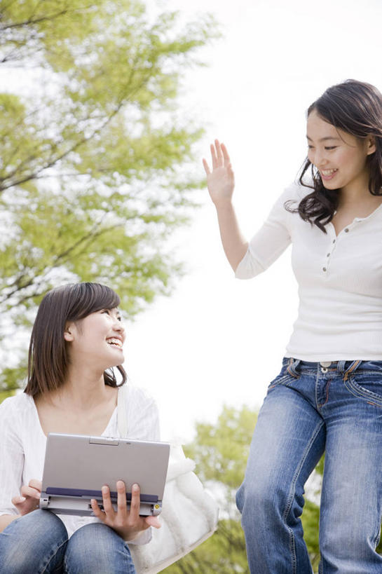 东方人,笑,微笑,通讯,友谊,亚洲,肖像,计算机,女人,亚洲人,年轻人,彩图