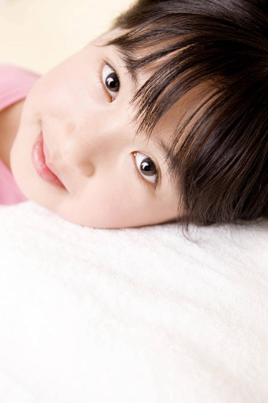 东方人,儿童,室内,纯洁,小孩,毛巾,可爱,童年,童趣,生活方式,肖像,童真,烂漫,无邪,天真,女孩,女人,亚洲人,孩子,彩图,影棚拍摄