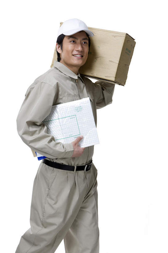 东方人,成年人,一个人,邮局,站,微笑,竖图,白色背景,正面,制服,快乐,中国,仅一个男性,包装,邮件,纸箱,通信,摄影,影棚,发送,摄影棚,东亚,可靠,信使,男人,男性,年轻男性,亚洲人,中国人,年轻人,彩图,影棚拍摄,拍摄,递送