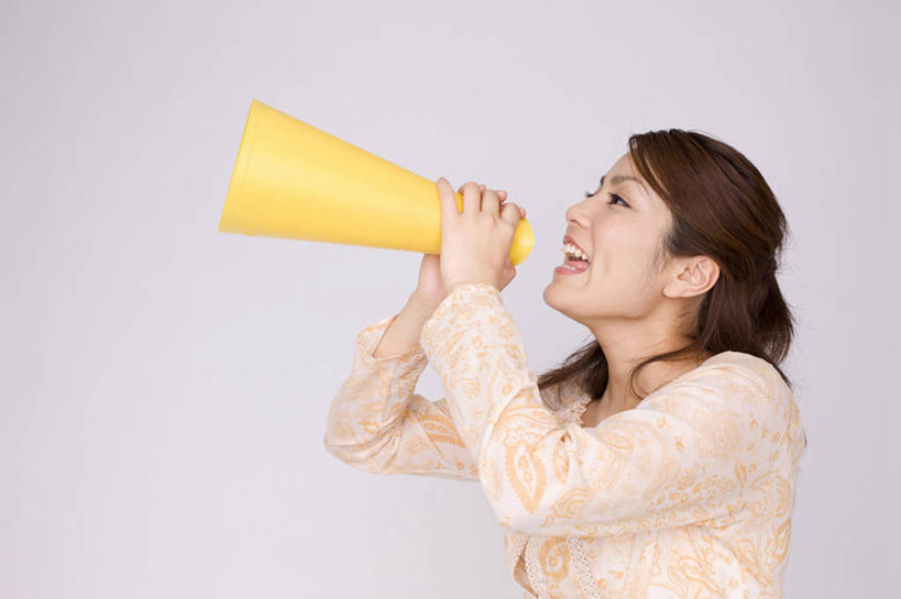 东方人,一个人,笑,微笑,室内,白色背景,亚洲,扩音器,肖像,女人,亚洲人,年轻人,彩图,影棚拍摄